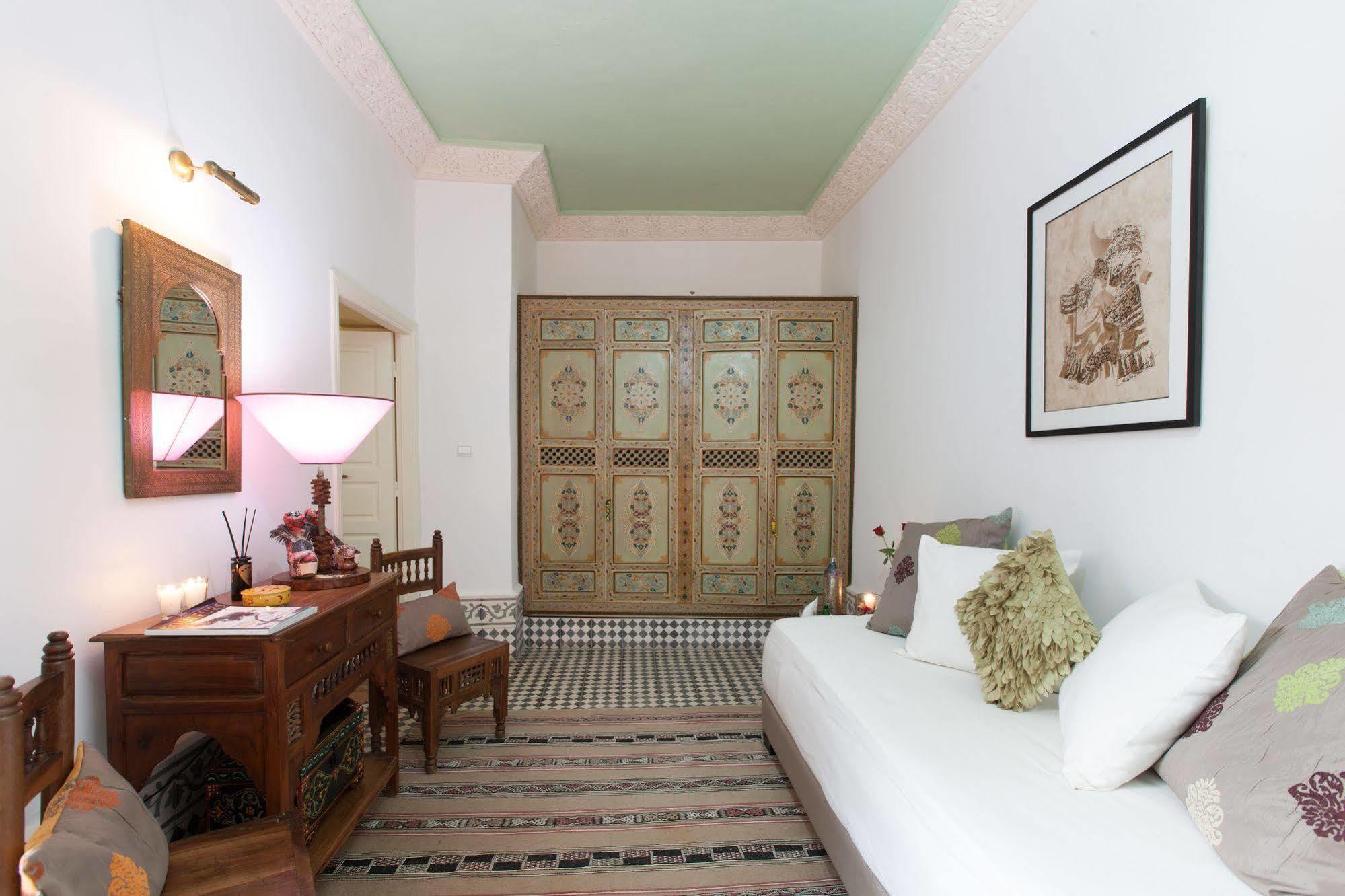 Riad Emotion Есувейра Екстериор снимка