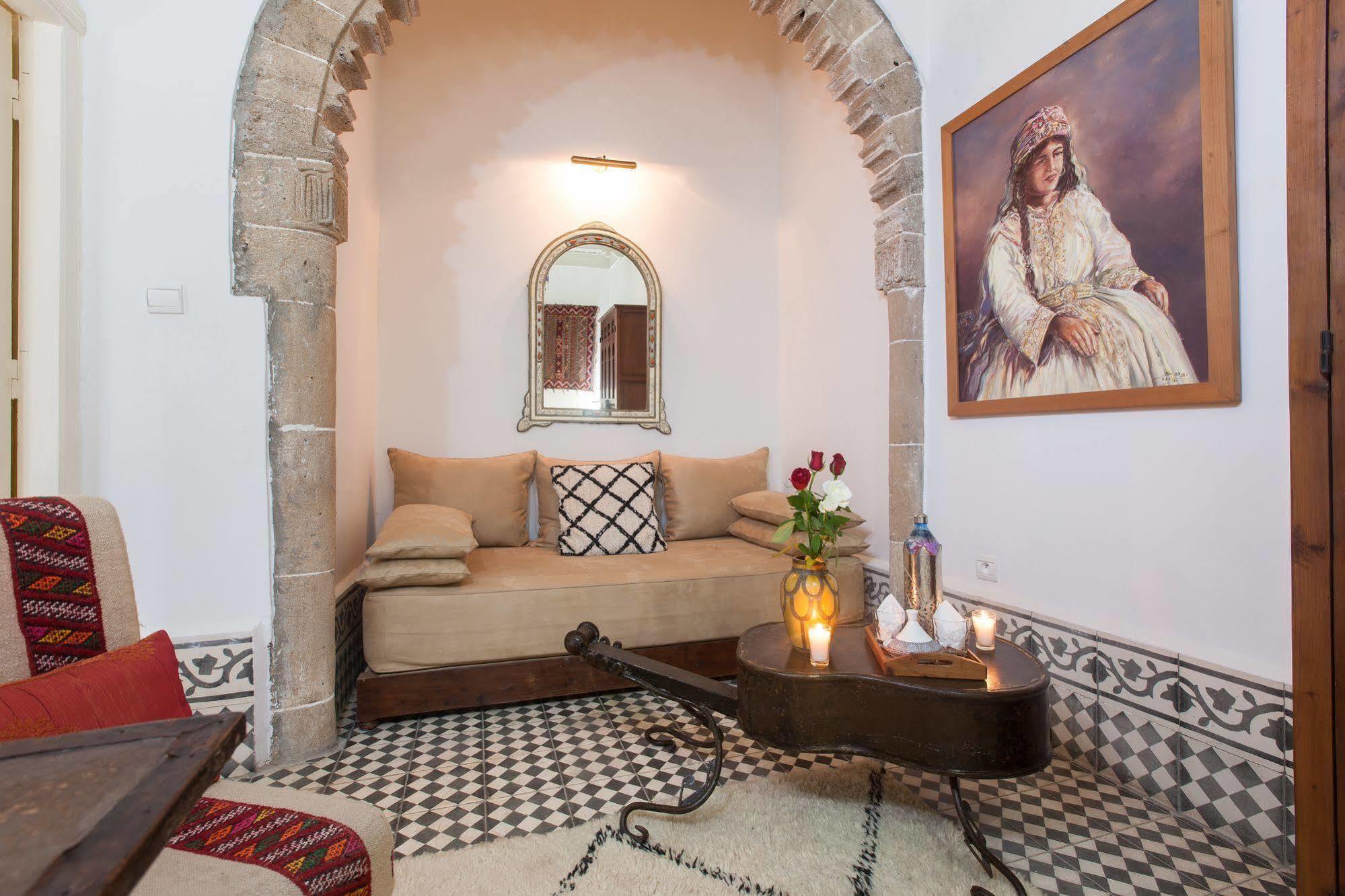 Riad Emotion Есувейра Екстериор снимка